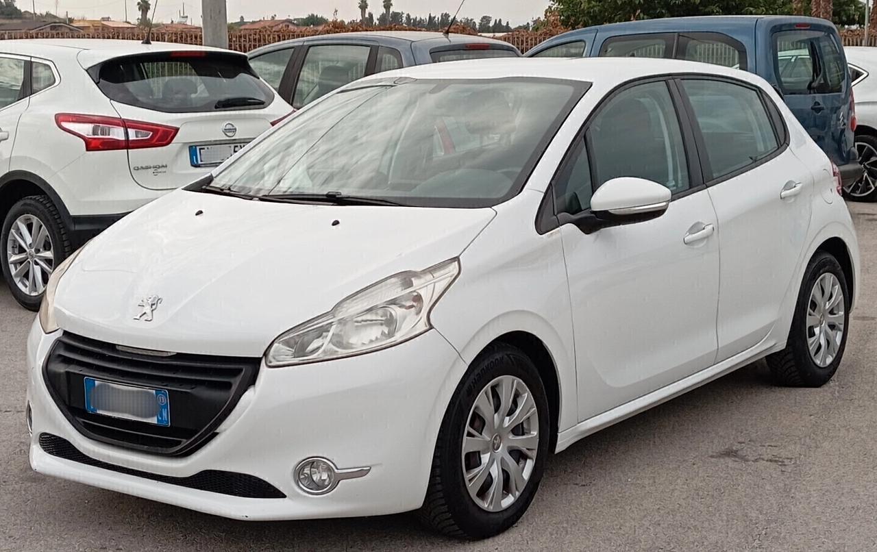 Peugeot 208 1.4 HDi 68 CV 5 porte Allure