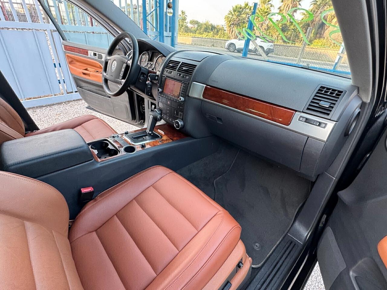 Volkswagen Touareg 3.0 V6 TDI DPF tiptronic gancio traino navigatore pari al nuovo