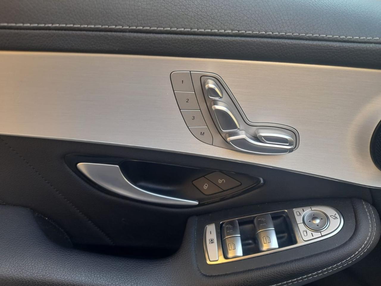 Mercedes-Benz GLC 220 Premium Plus #11059