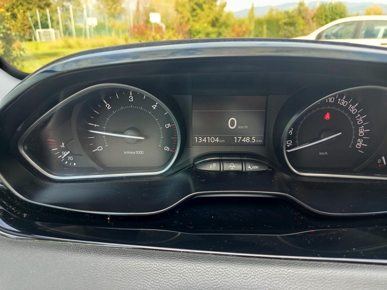 Peugeot 208 1.4 HDi 68 CV 5 porte Allure