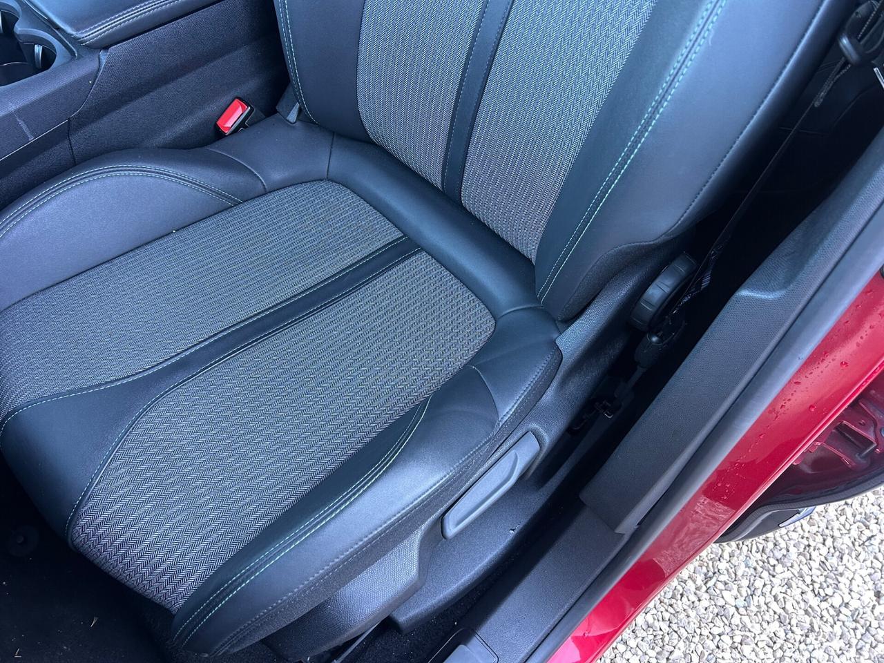 Peugeot 3008 Hybrid4 300 e-EAT8 GT