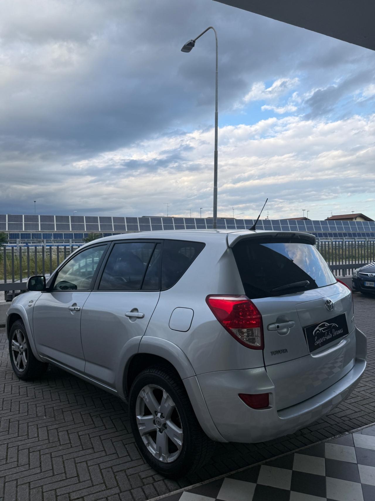 Toyota RAV 4 RAV4 2.2 D-4D 177 CV Luxury