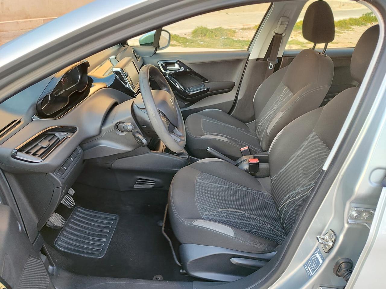 Peugeot 208 1.4 HDi 68 CV!!