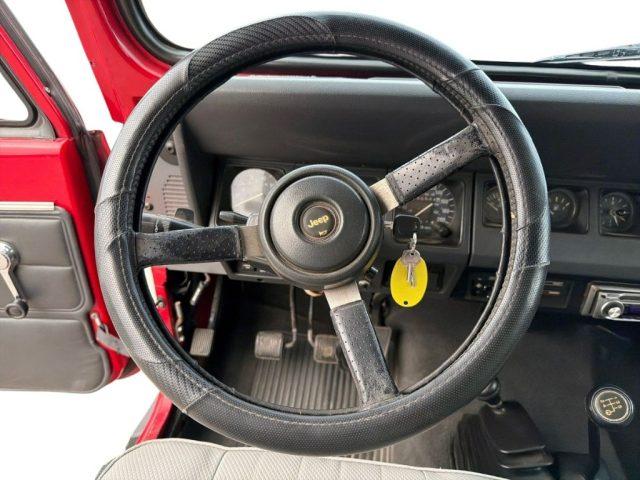 JEEP Wrangler 2.5 Laredo