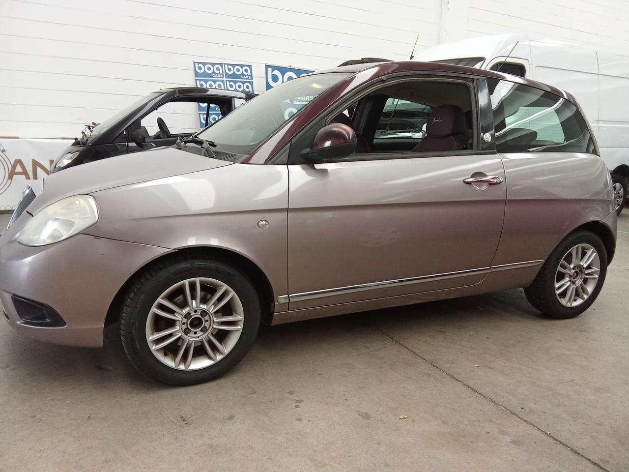 Lancia Ypsilon 1.4 Platino Ecochic GPL