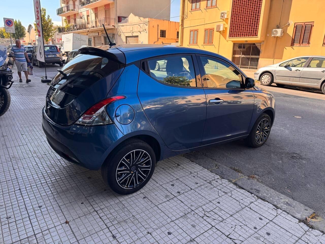 Lancia Ypsilon 1.0 FireFly HYBRID – UNICO PROPRIETARIO
