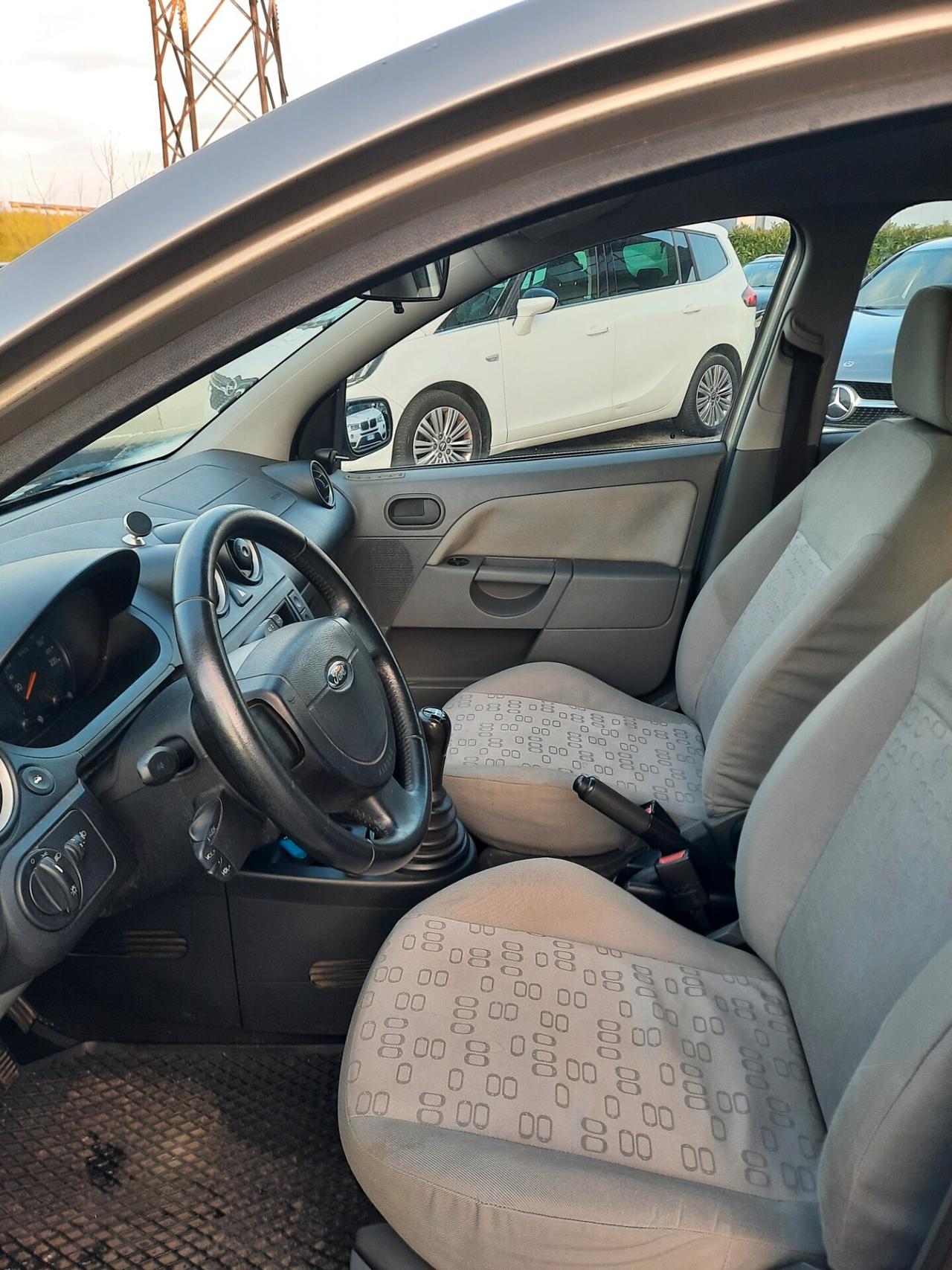 Ford Fiesta 1.2 16V 5p. Ambiente OK NEOPATENTATI