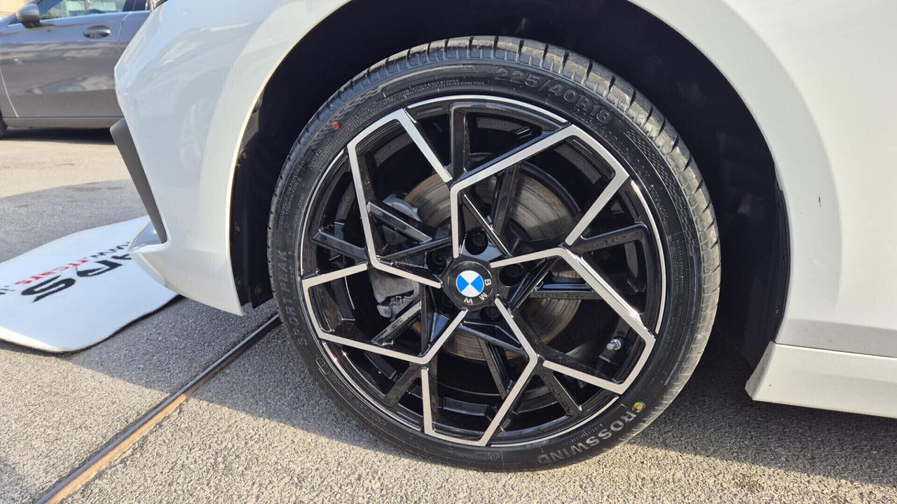 Bmw 116 116d 5p. Business Advantage