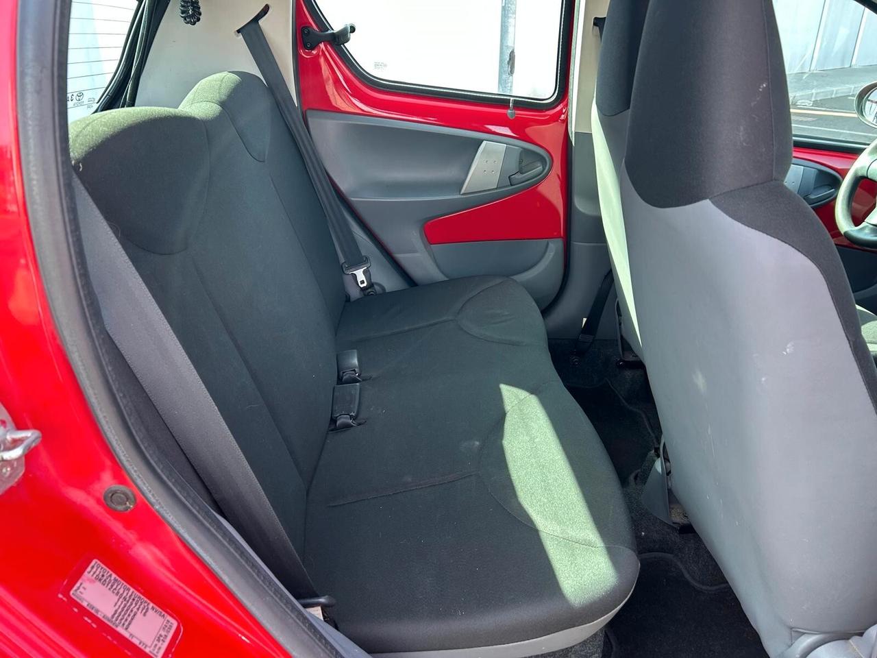 TOYOTA AYGO 1.0 BENZINA – 5 PORTE – SOLO 47.000 KM – CONDIZIONI DA VETRINA!