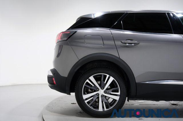 PEUGEOT 3008 HYBRID4 300 E-EAT8 ALLURE PACK