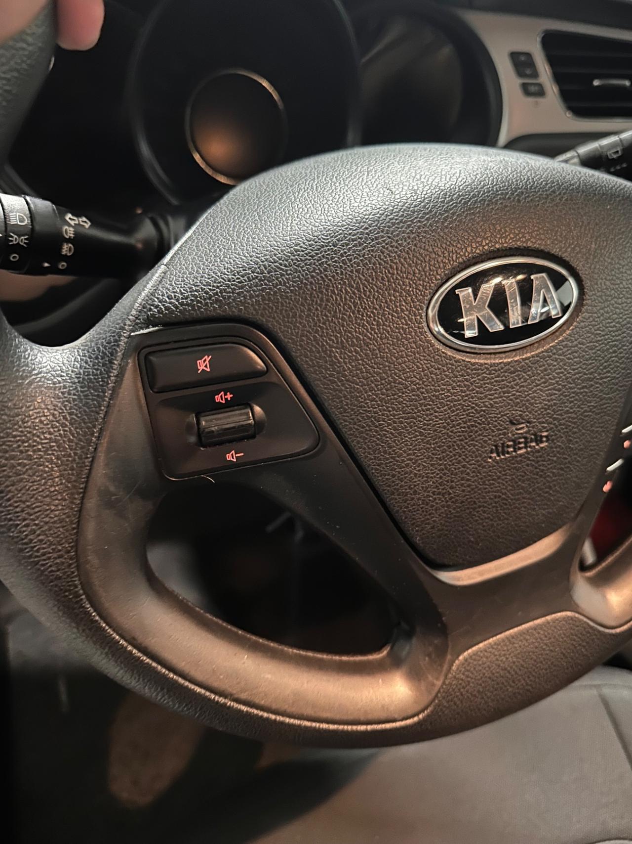 Kia Ceed cee'd 1.4 GPL 5 2013