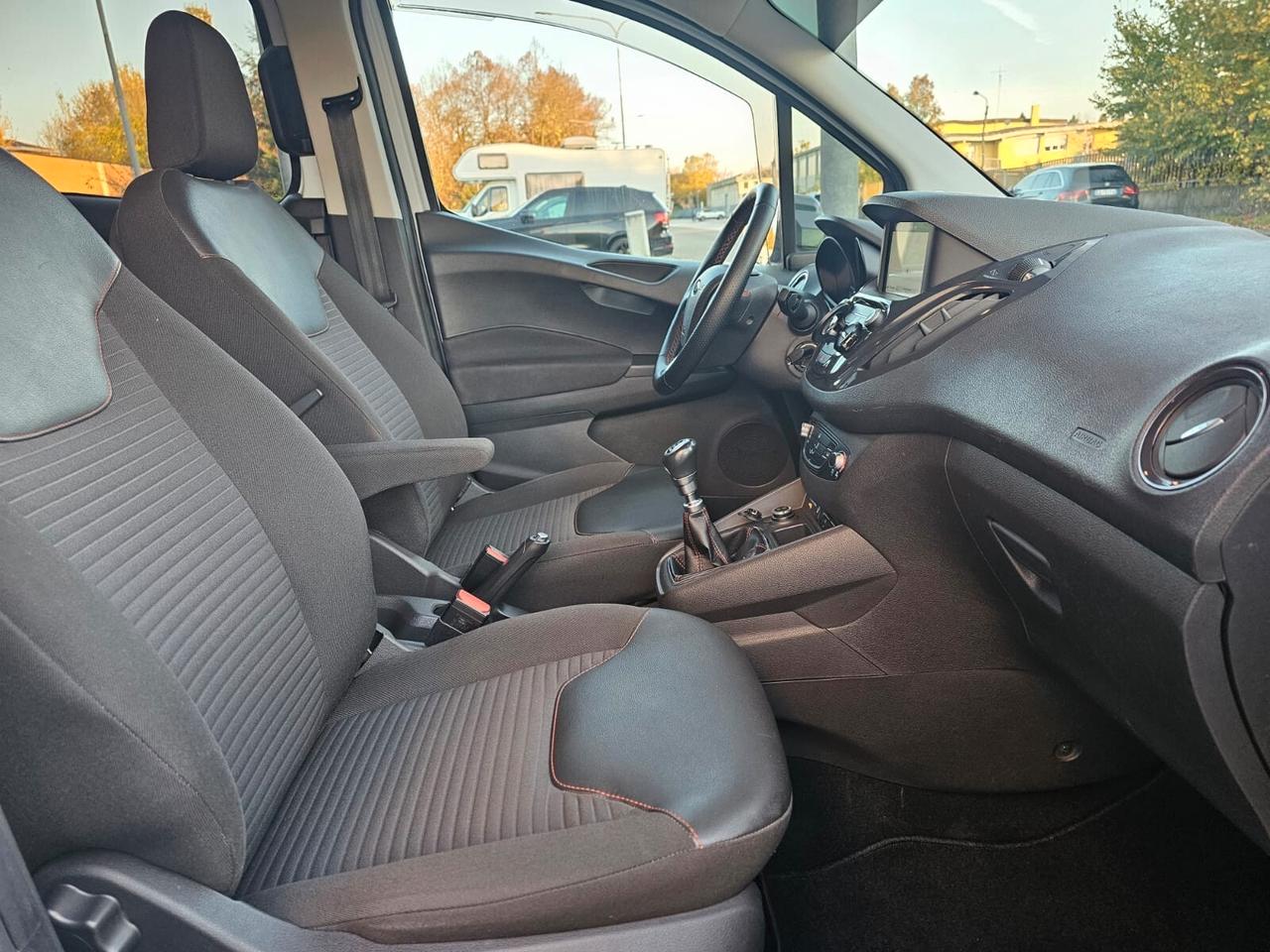 Ford Tourneo Courier 1.5 TDCi 100cv Sport*S&S*Navi*Pdc*Euro6*