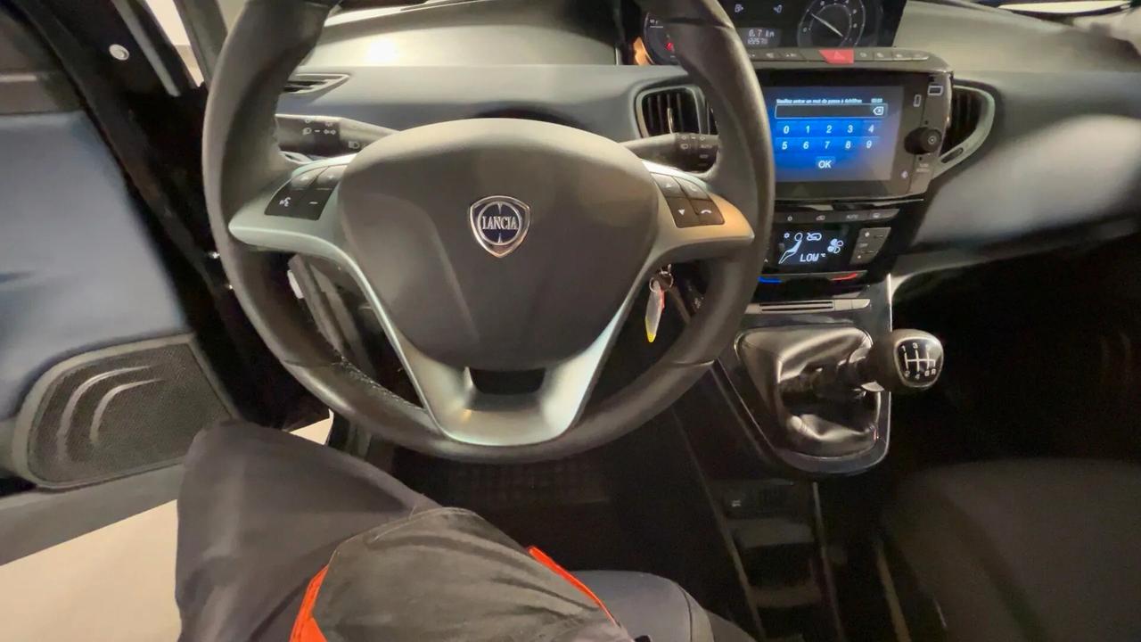 Lancia Ypsilon 1.0 FireFly 5 porte S&S Hybrid Platino