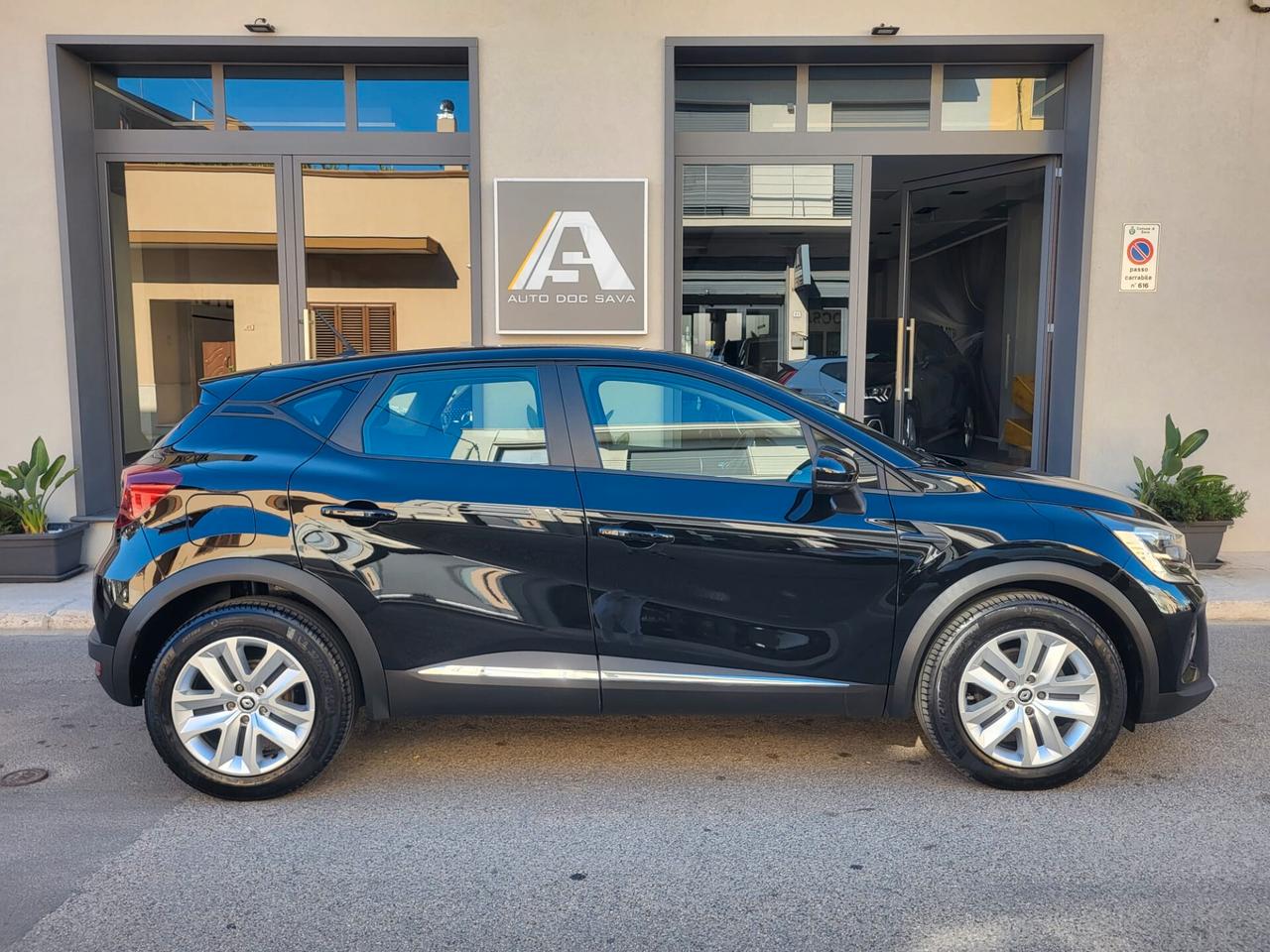 Renault Captur Dci 115 CV Business Pack+Navy+Retrocamera+Km 109800....
