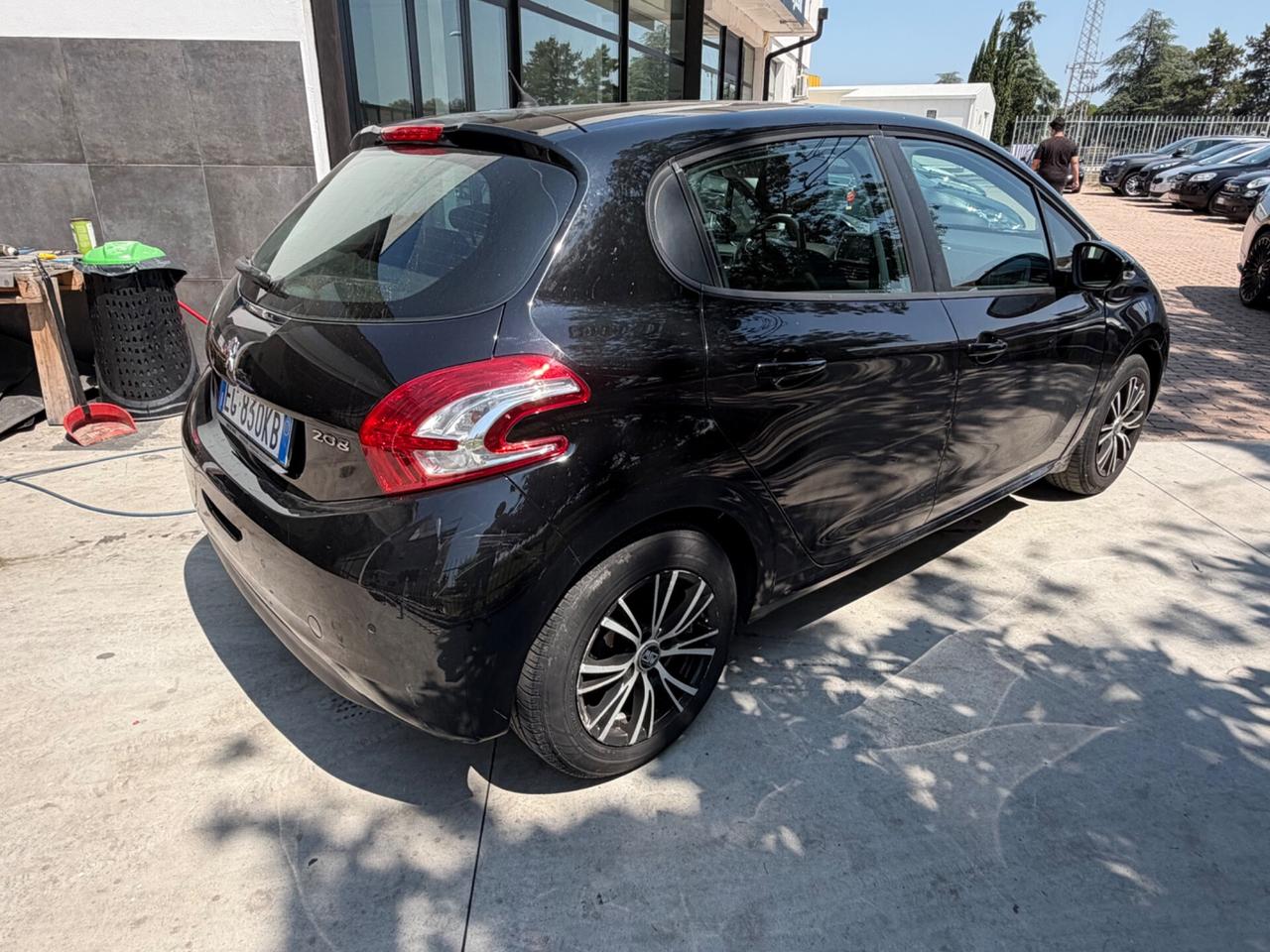 Peugeot 208 1.4 HDi 68 CV 5 porte Allure