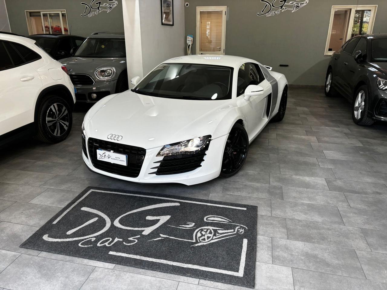 AUDI R8 V8 COUPE' 4.2 430CV R-TRONIC