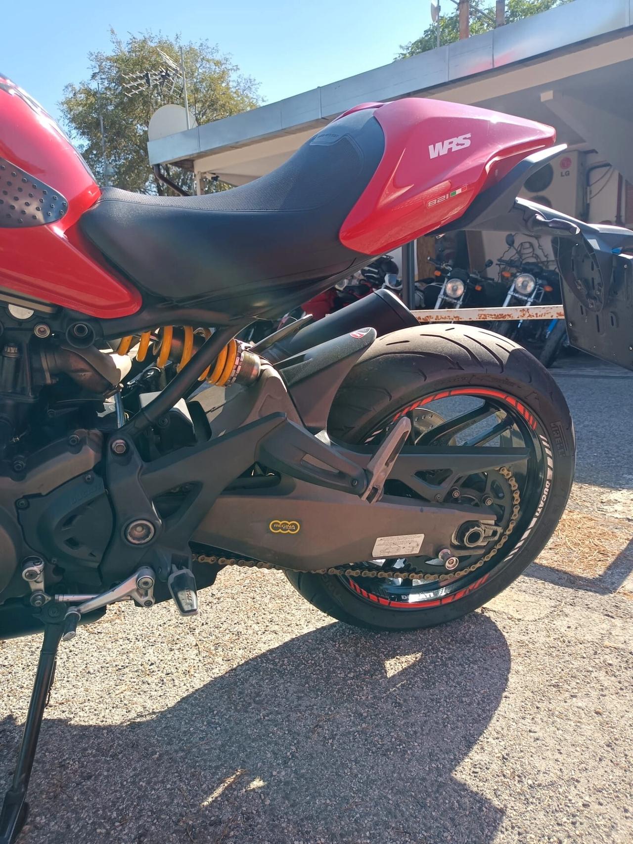 Ducati Monster 821 RED