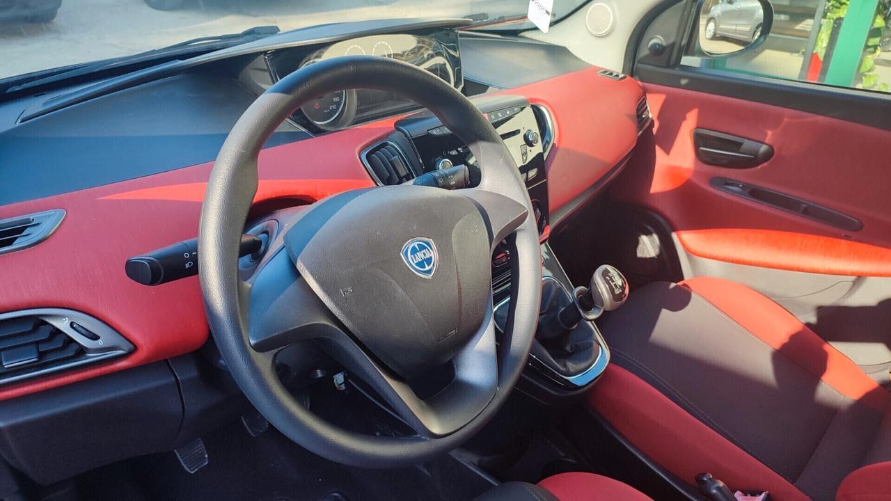 Lancia Ypsilon 1.2 69 CV 5 porte Elefantino