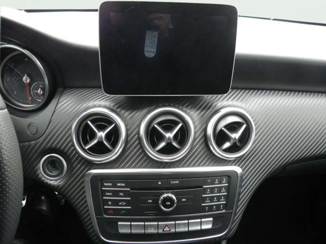 MERCEDES-BENZ A 180 d Premium