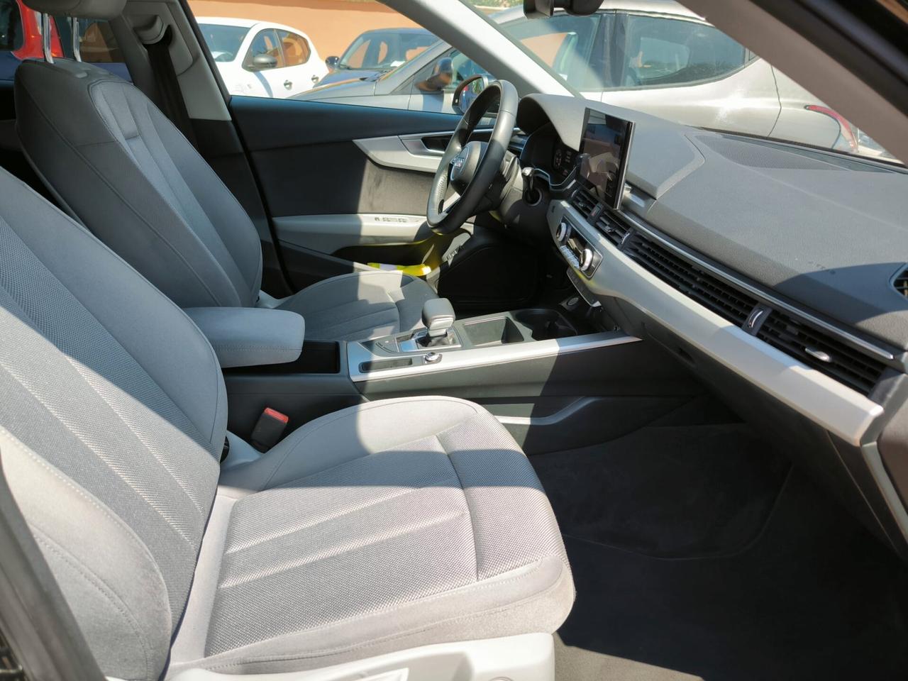 Audi A4 Avant 30 TDI/136 CV S tronic Business Advanced