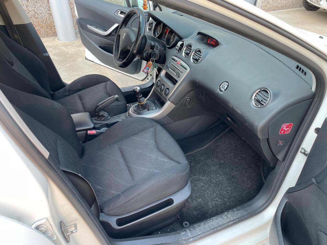 Peugeot 308 1.6 8V e-HDi 112CV