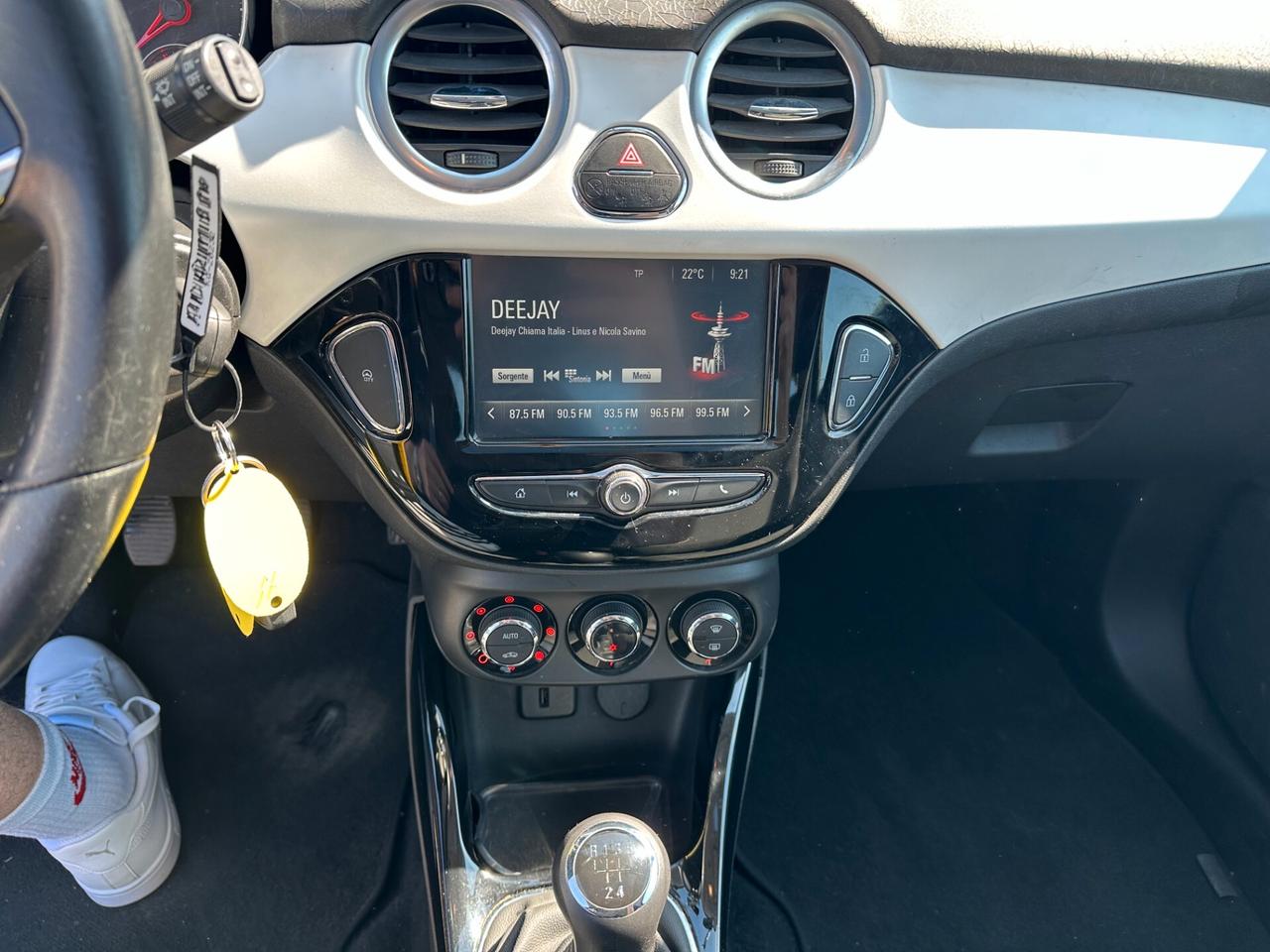Opel Adam 1.2*70CV*TETTO*BLUETOOTH*APPLE CARPLAY*LED*NEOPAT