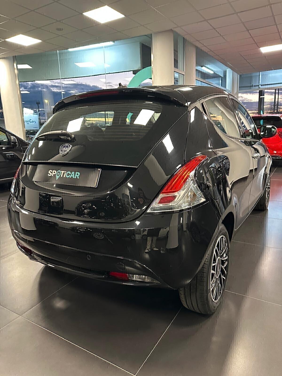 Lancia YPSILON 1.0 Platino 2024 KM AZIEND TELECAMERA