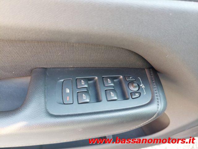 VOLVO XC60 B4 (d) AWD Geartronic Momentum Pro PROMO ESTATE