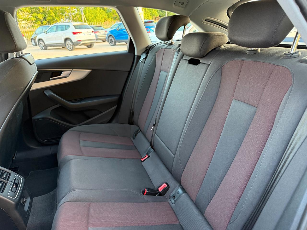 Audi A4 Avant 35 TDI S tronic line edition