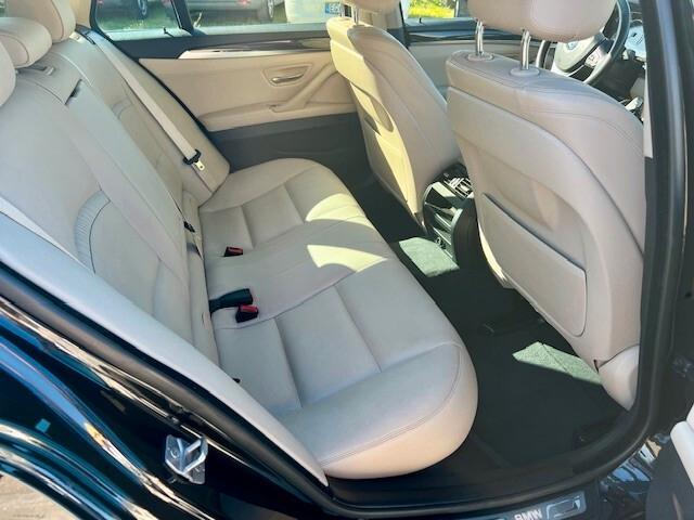 Bmw 520d Touring Luxury - 2016