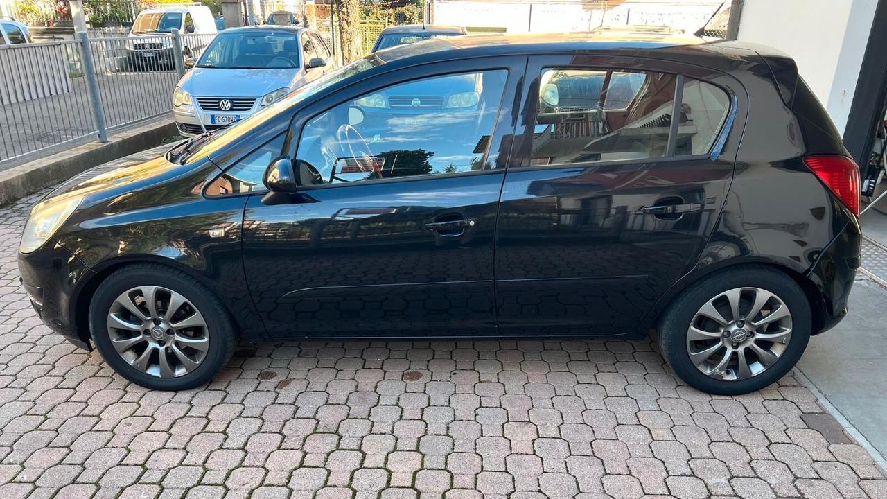 Opel Corsa 1.2 OK NEOPATENTATI