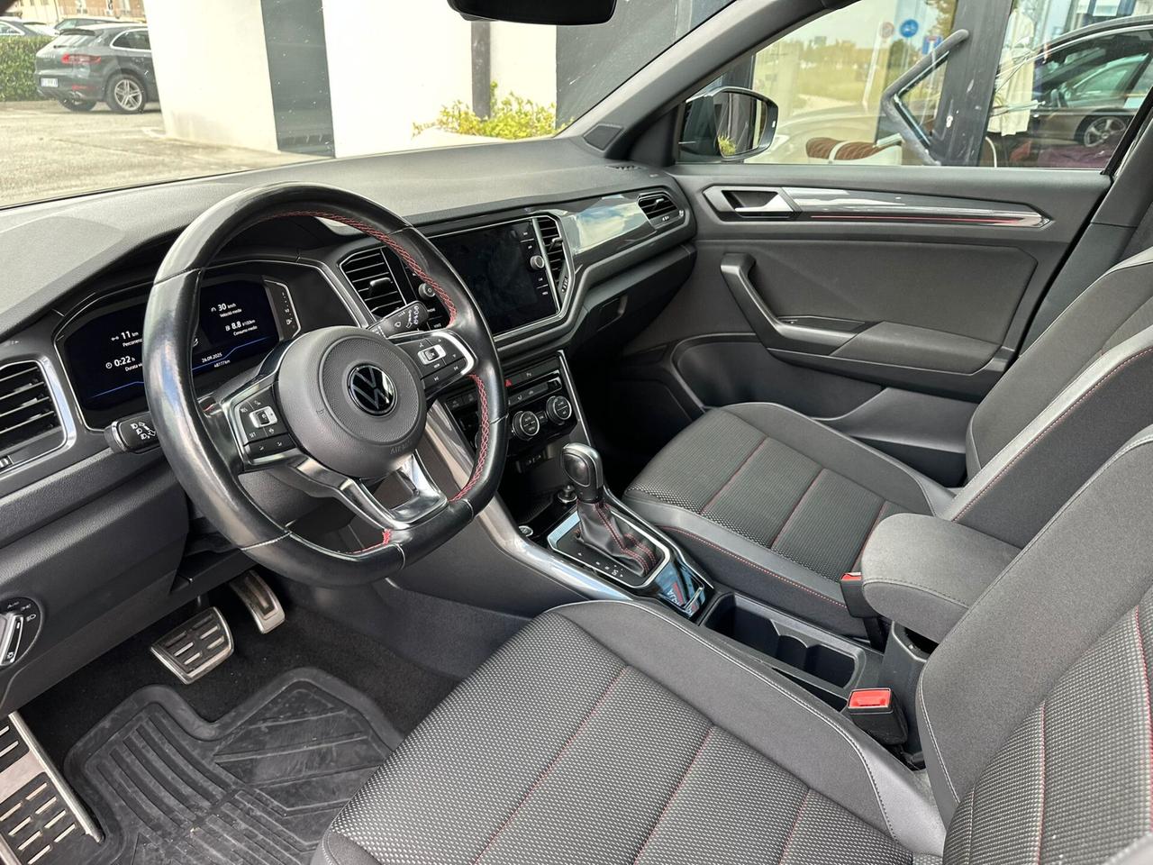 Volkswagen T-Roc 1.5 TSI ACT DSG R-Line
