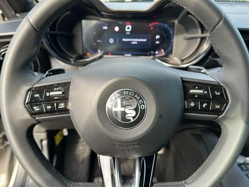 Alfa Romeo Junior 1.2 ibrida 145cv edct6