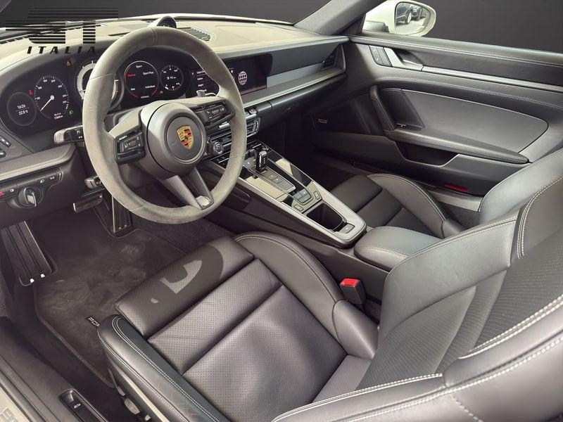 Porsche 911 CARRERA 4S