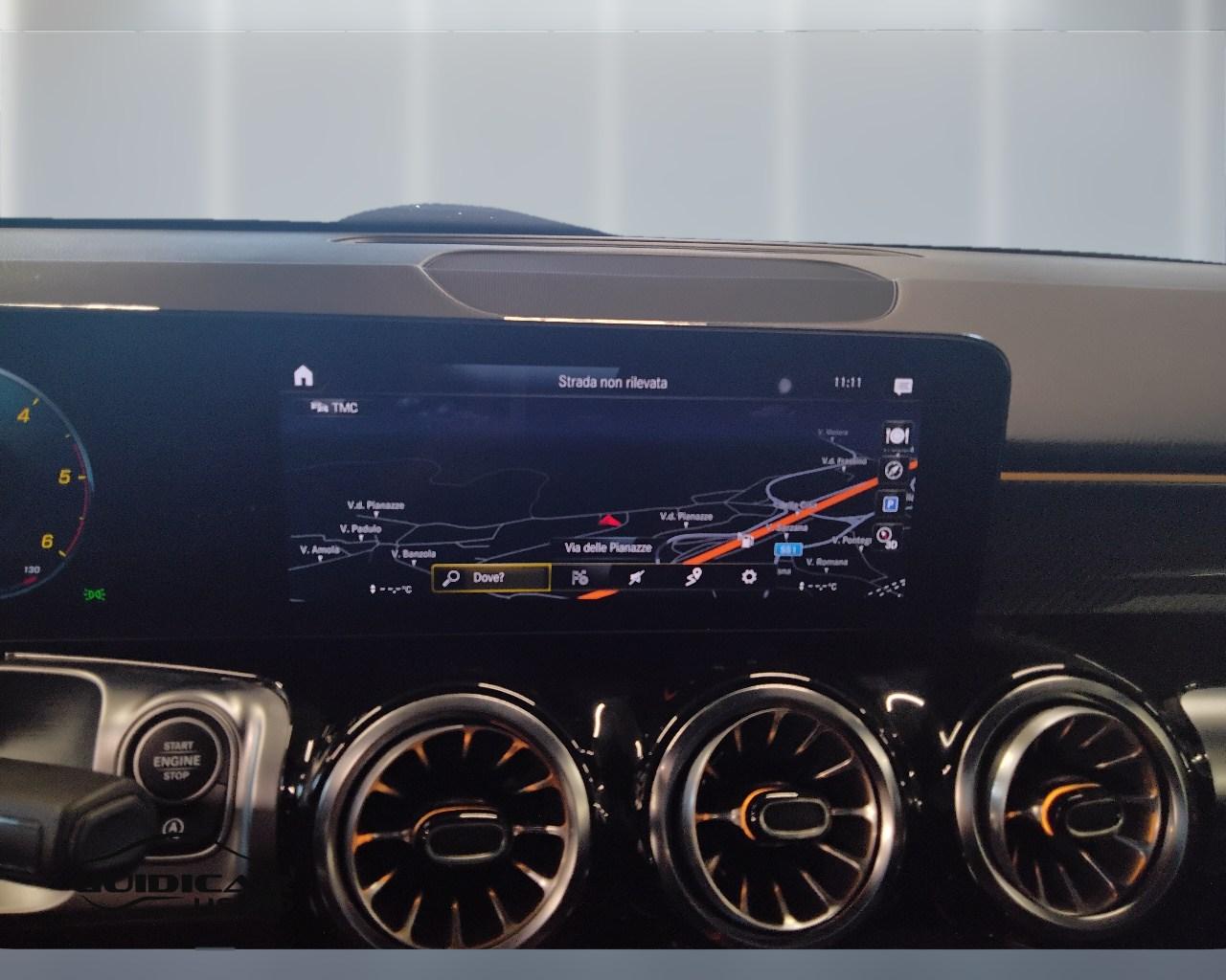 Mercedes-Benz GLB - X247 2019 - GLB 180 d Premium auto