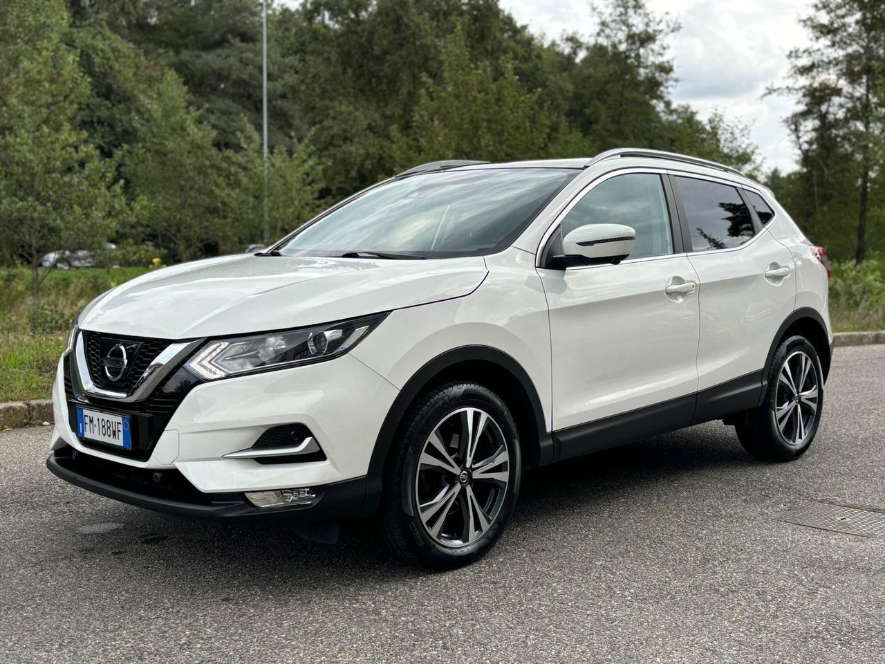 Nissan Qashqai 1.2 DIG-T *TETTO*NAVI*CAM360*