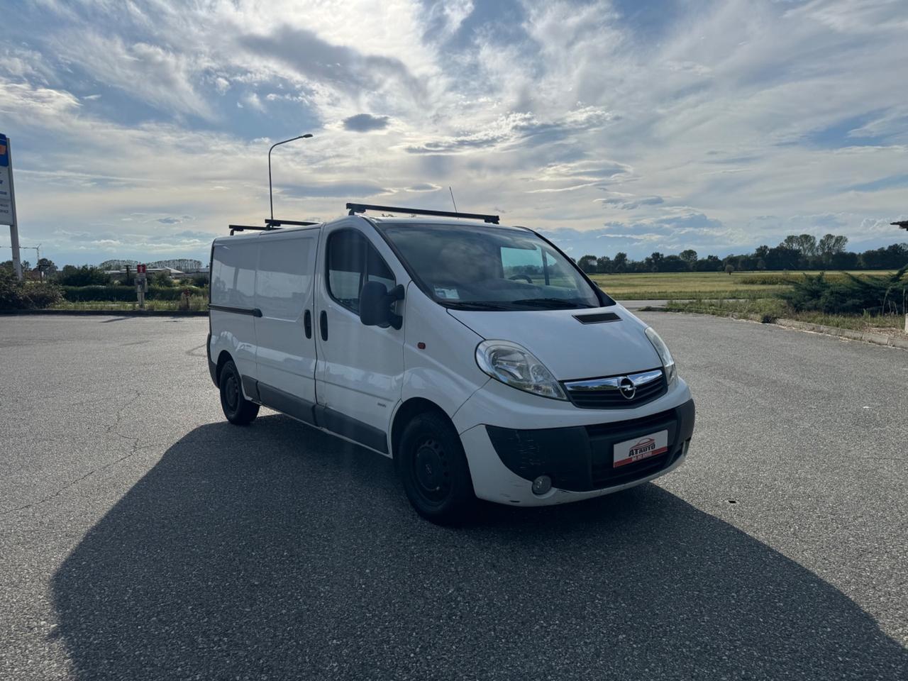 Opel VIVARO Passo lungo