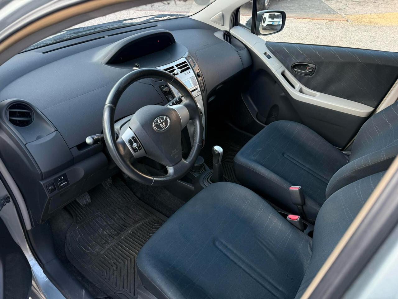 Toyota Yaris 1.0 5 porte Sol