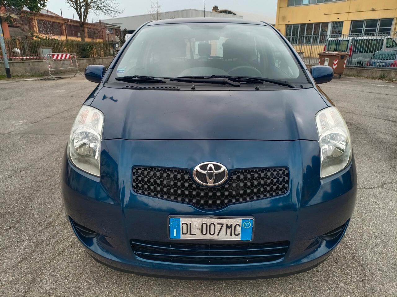 Toyota Yaris 1.0 3 porte Sol