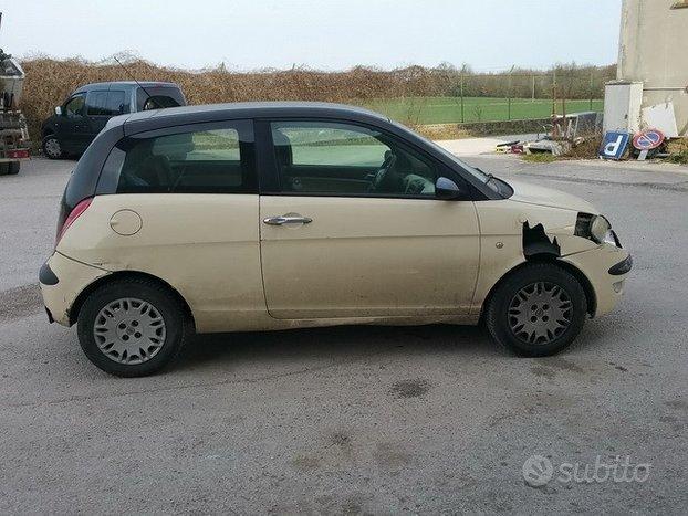 Lancia Ypsilon 1.3 MJT 16V Argento