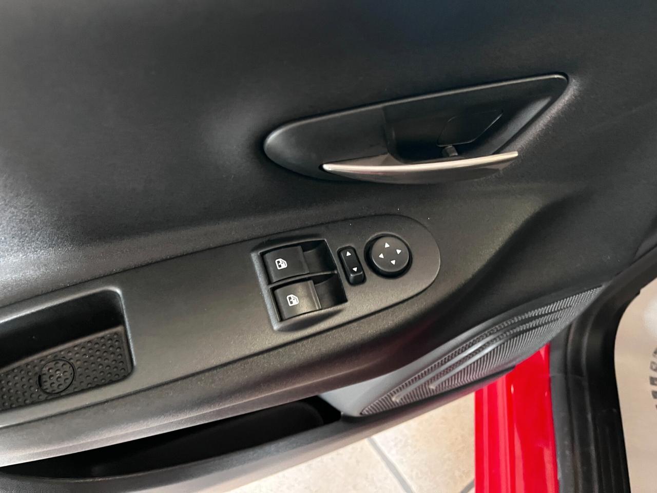 Lancia Ypsilon 1.0 FireFly 5 porte S&S Hybrid Ecochic Gold