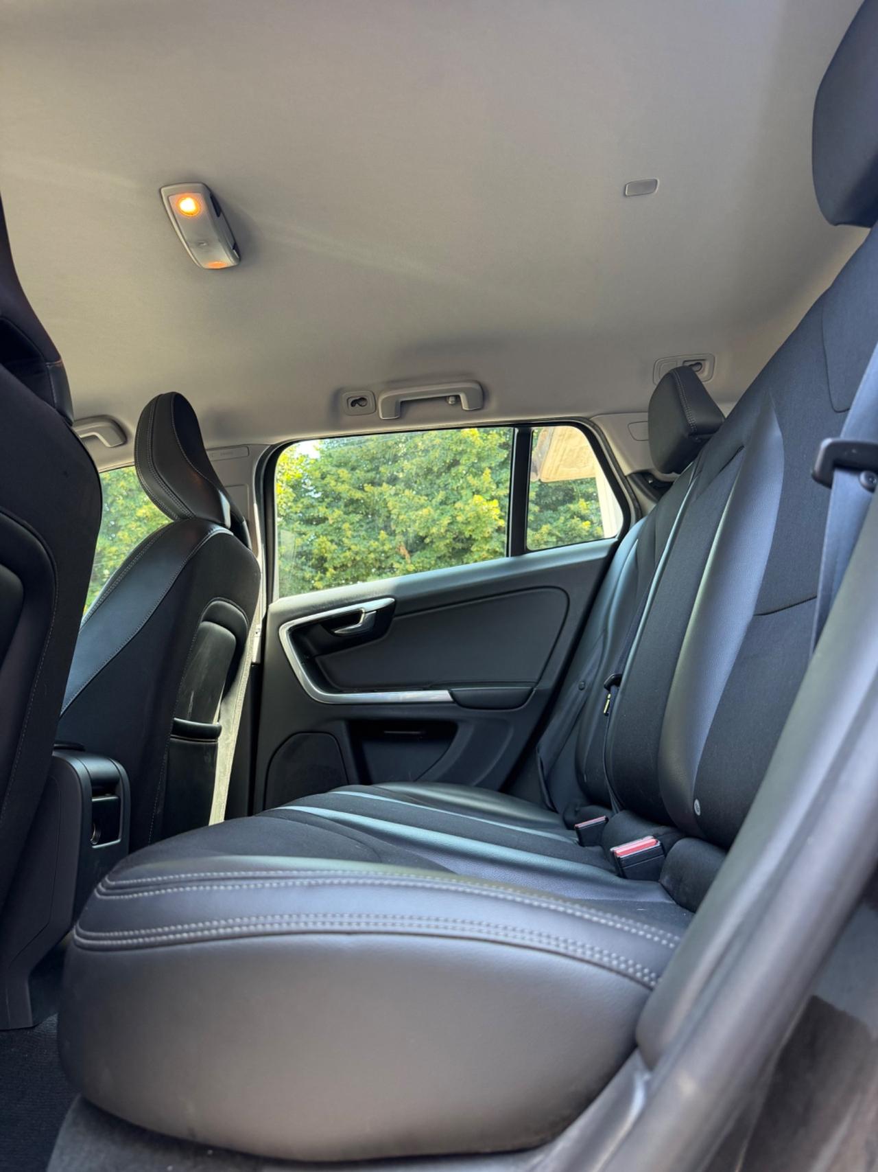 Volvo V60 Cross Country D4 Geartronic Pro