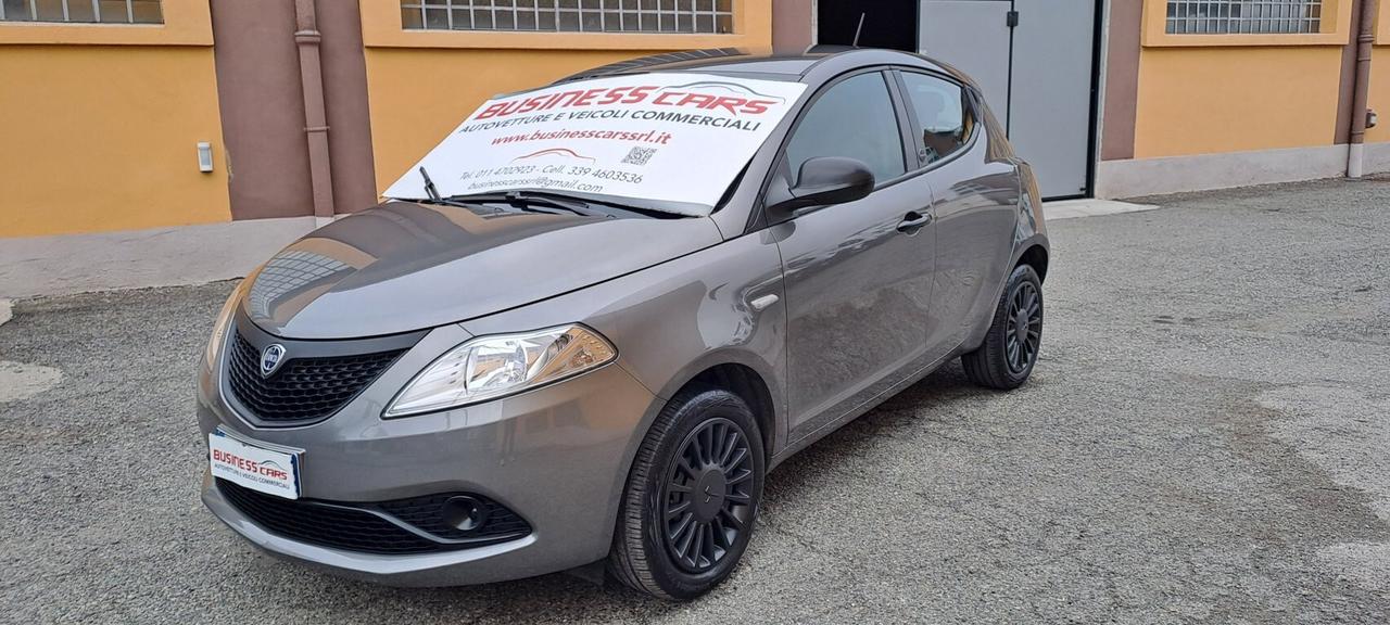 Lancia Ypsilon 1.0 FireFly 5 porte S&S Hybrid Ecochic Silver KM. 18000 AUTO PER NEOPATENTATI