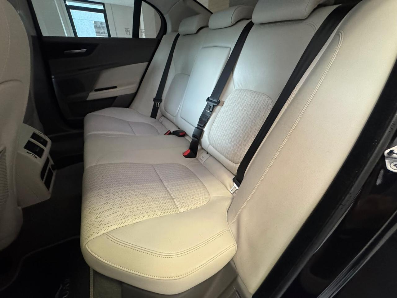 Jaguar XE 2.0 D Turbo aut. Portfolio