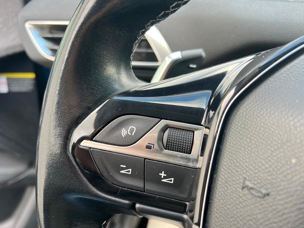 Peugeot 3008 HDi 130 EAT8 Allure Pack