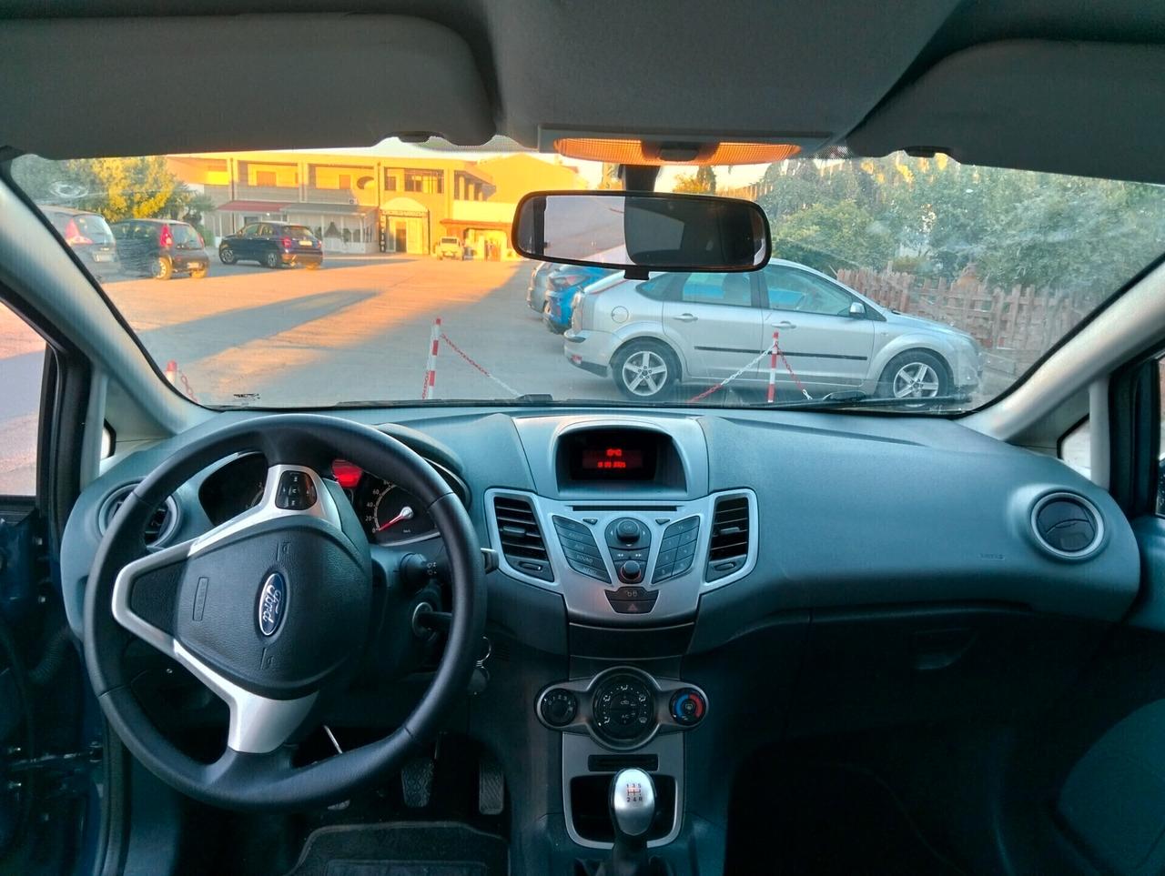 Ford Fiesta 1.4 TDCi 70CV 5 porte Titanium