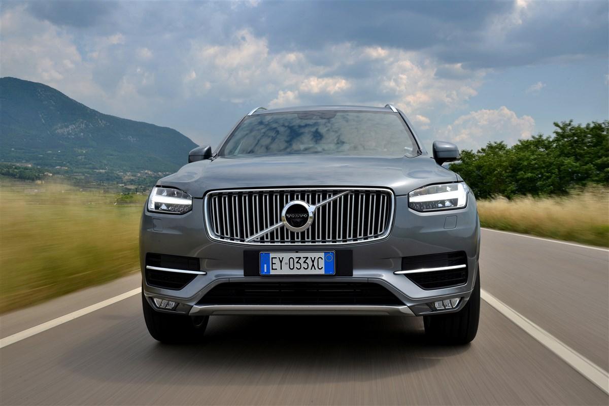 VOLVO XC90 II 2015 - XC90 2.0 b5 Momentum Pro awd 7p.ti geartronic