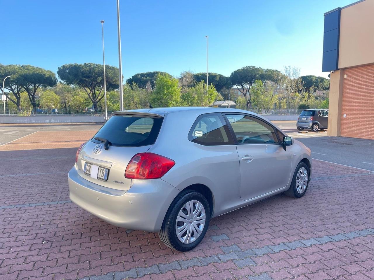 Toyota Auris 1.4 3p
