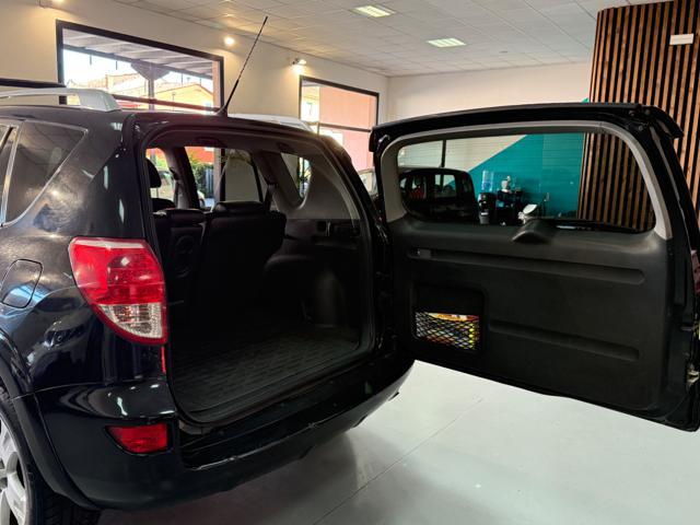 TOYOTA RAV 4 MY23 RAV4 2.2 D-4D 177 CV Luxury*4X4*