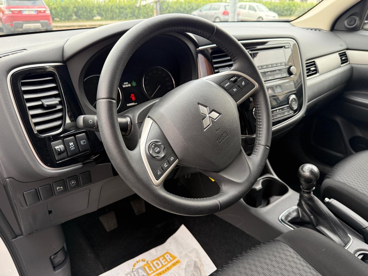 Mitsubishi Outlander 2.2 DI-D 2WD Intense, POCHISSIMI KM